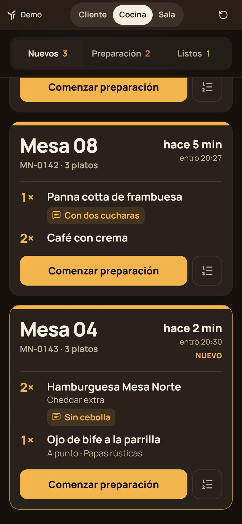 Pantalla de cocina en el celular: pestañas por estado y la comanda nueva de la Mesa 04